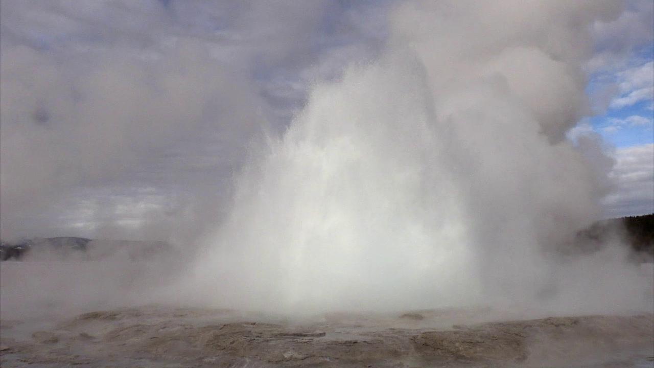 Yellowstone National Park - Fountain Geyser